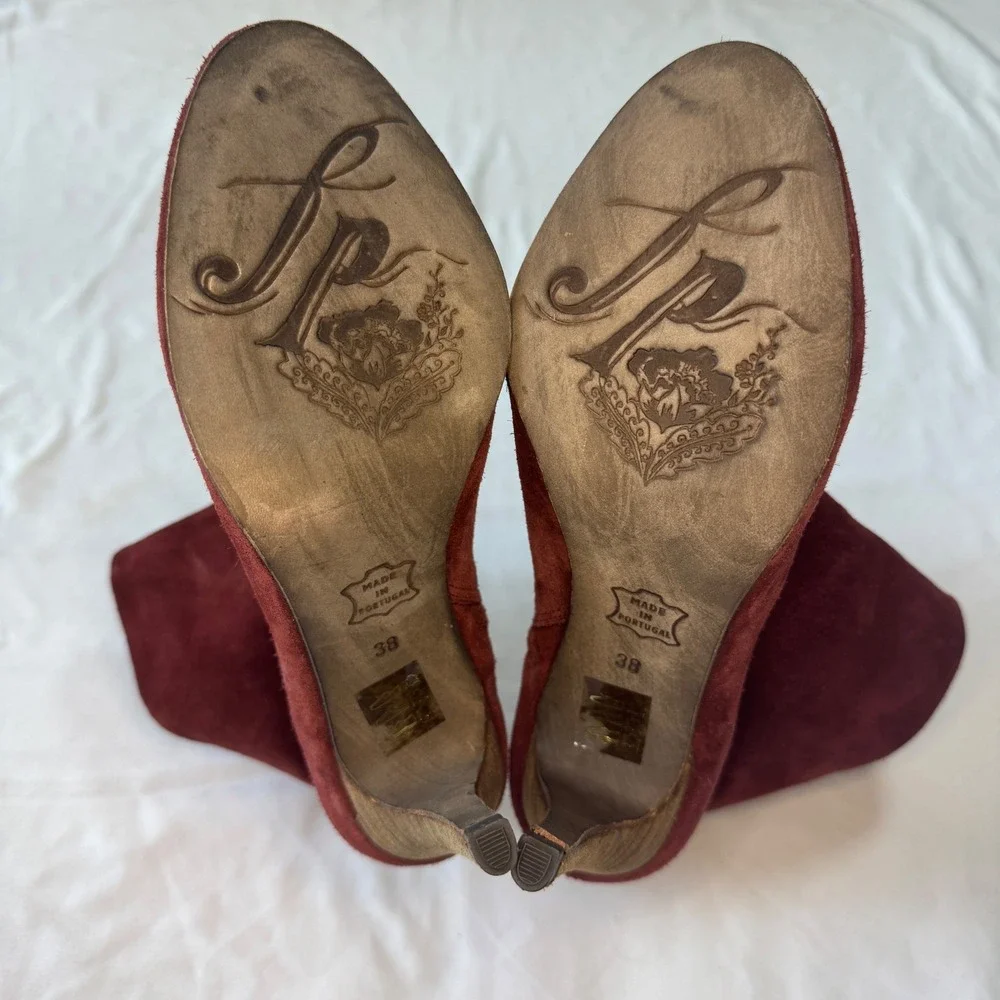 Free People Burgundy Suede Pointed Toe Stiletto Ankle Boots‎ EU 38 US Size 7.5